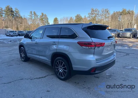 2017 Toyota Highlander Se z USA, uszkodzony, nr VIN 5TDJZRFH6HS359955